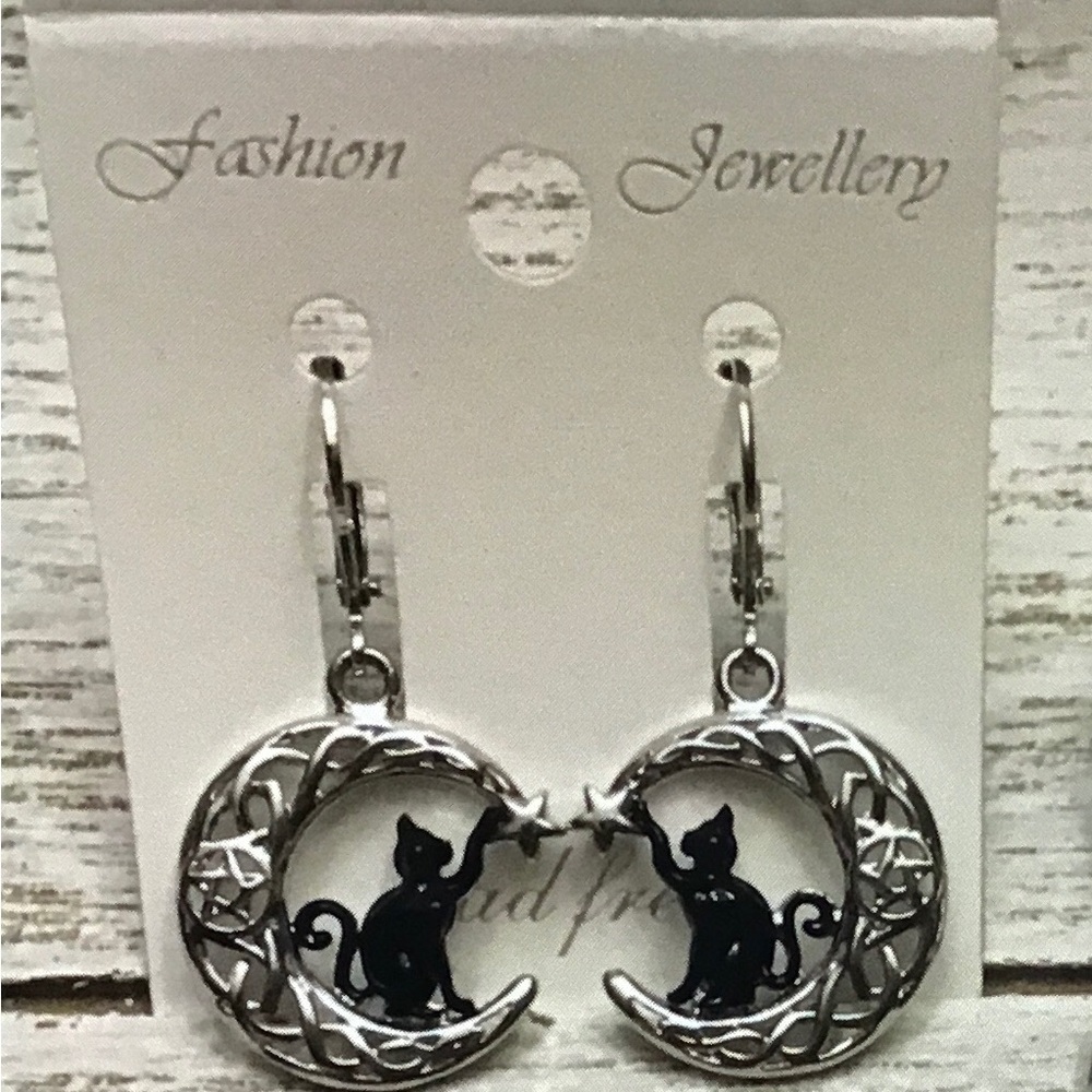 #64 Cat Earrings